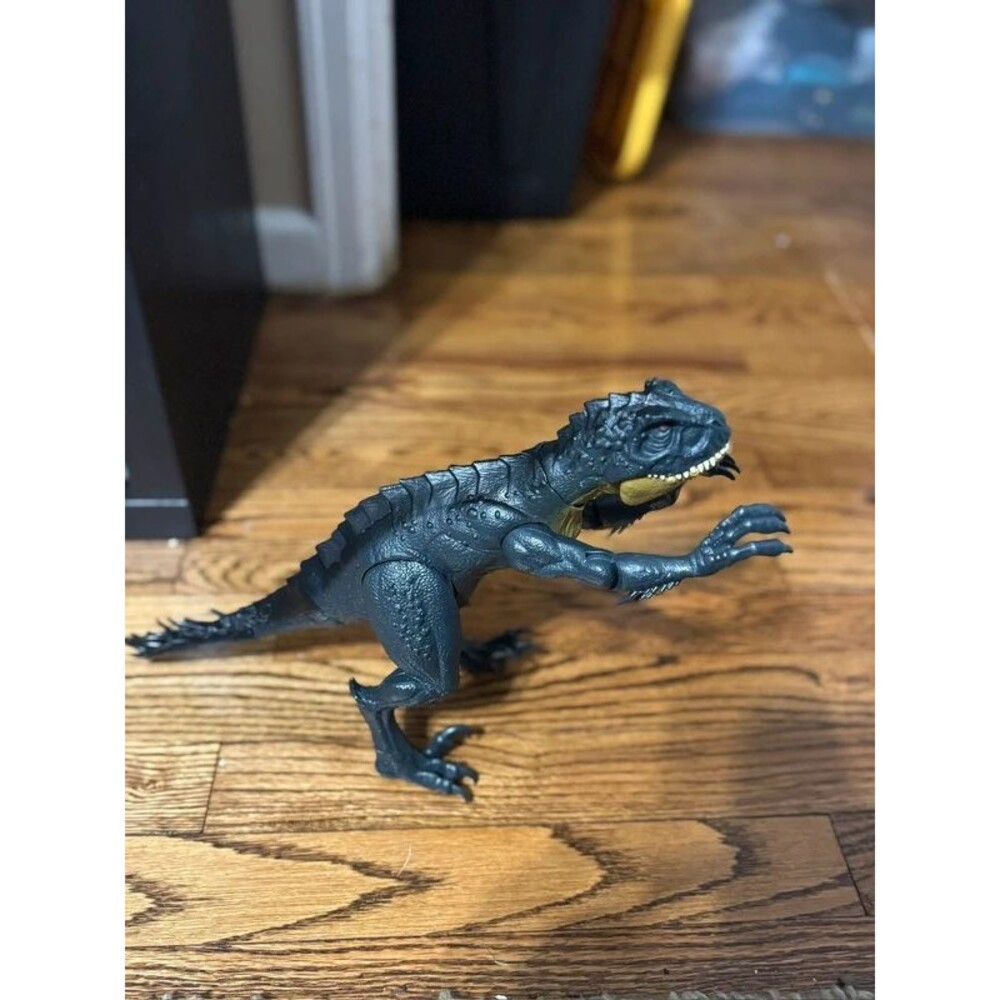 Jurassic World Slash 'N Battle Scorpios Rex